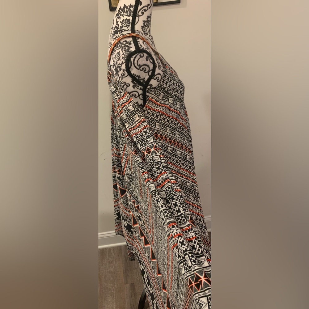 Bella Moda V Neck Coverup - Picture 4 of 10